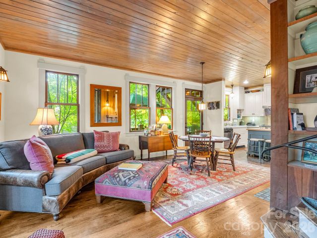 46 Cheshire Drive, Black Mountain, NC 28711