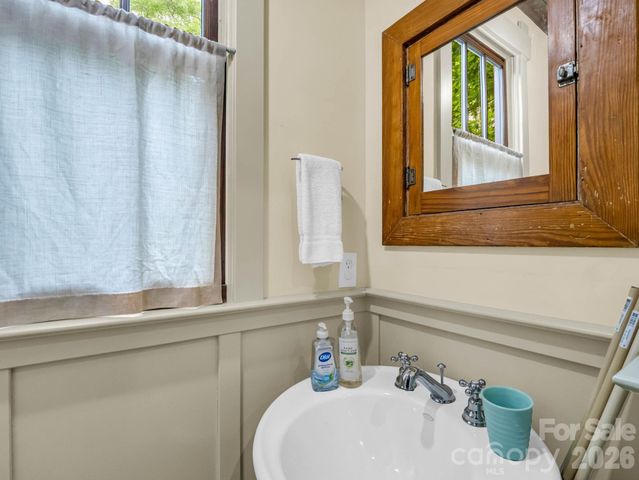 46 Cheshire Drive, Black Mountain, NC 28711