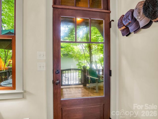 46 Cheshire Drive, Black Mountain, NC 28711