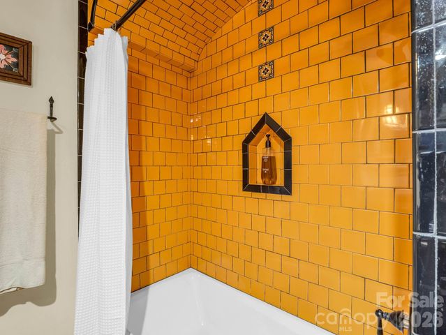 46 Cheshire Drive, Black Mountain, NC 28711