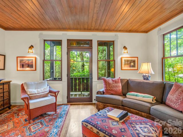 46 Cheshire Drive, Black Mountain, NC 28711