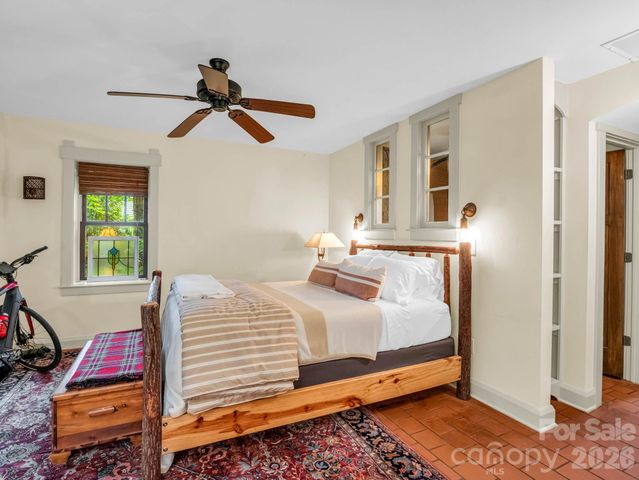 46 Cheshire Drive, Black Mountain, NC 28711