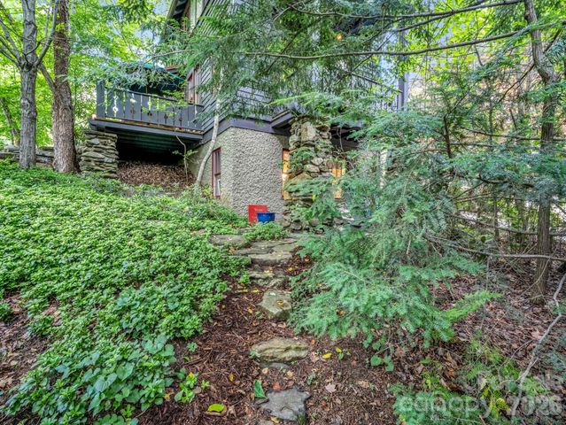 46 Cheshire Drive, Black Mountain, NC 28711