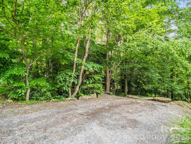 46 Cheshire Drive, Black Mountain, NC 28711