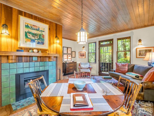 46 Cheshire Drive, Black Mountain, NC 28711
