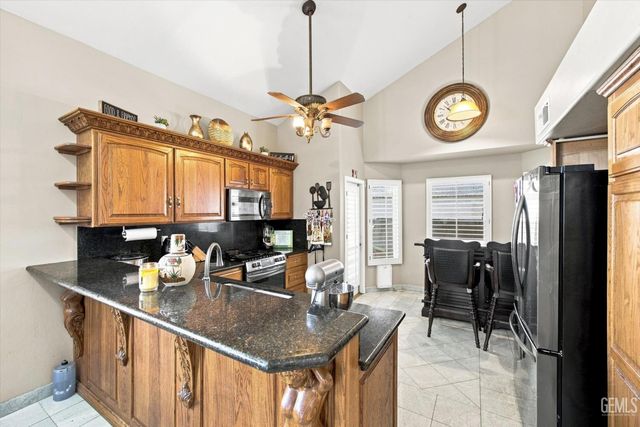 3625 Bernard Street 19, Bakersfield, CA 93306