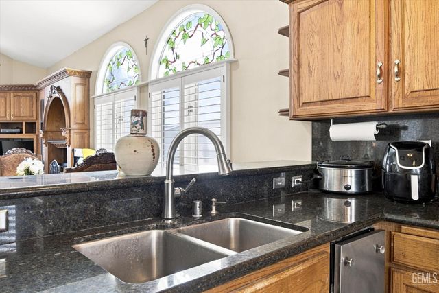 3625 Bernard Street 19, Bakersfield, CA 93306
