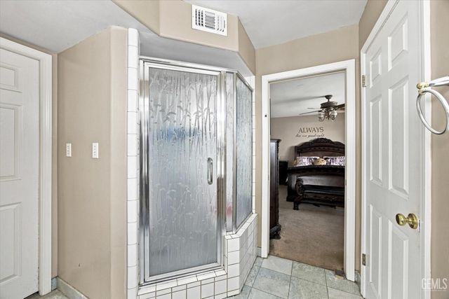 3625 Bernard Street 19, Bakersfield, CA 93306