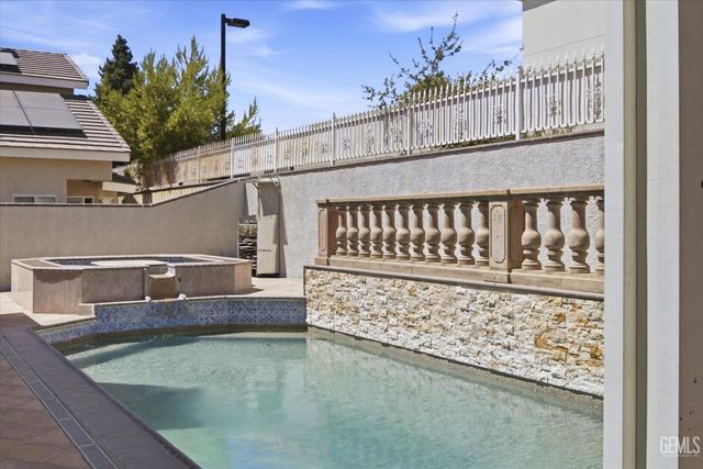 3625 Bernard Street 19, Bakersfield, CA 93306