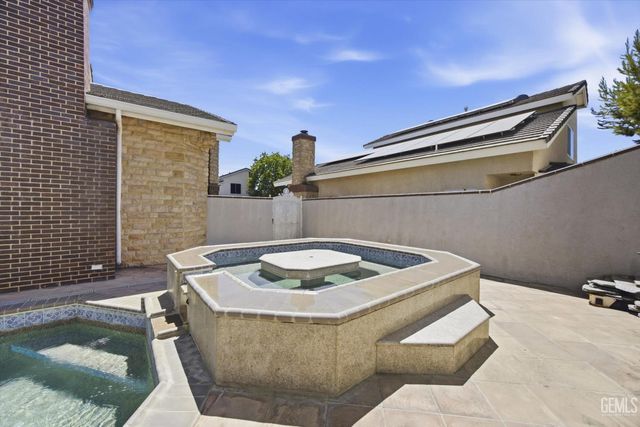3625 Bernard Street 19, Bakersfield, CA 93306