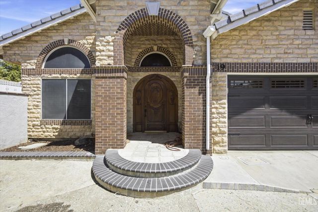 3625 Bernard Street 19, Bakersfield, CA 93306