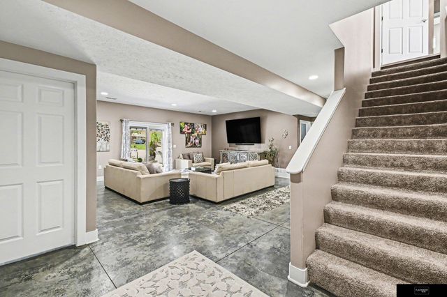 320 Riverside Drive, Waterloo, NE 68069