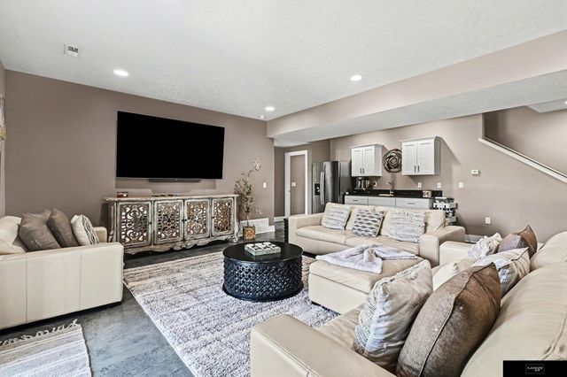 320 Riverside Drive, Waterloo, NE 68069