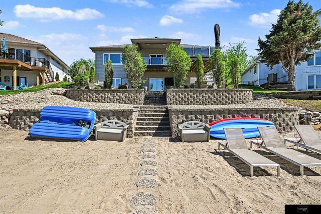 320 Riverside Drive, Waterloo, NE 68069