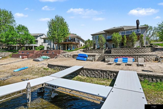320 Riverside Drive, Waterloo, NE 68069