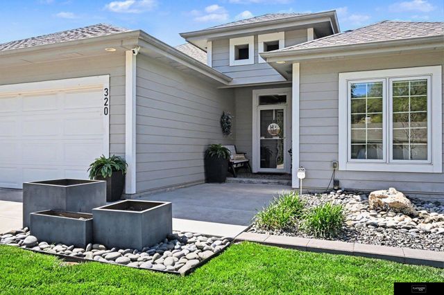 320 Riverside Drive, Waterloo, NE 68069