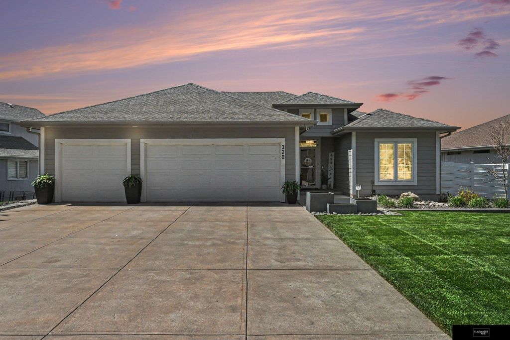 320 Riverside Drive, Waterloo, NE 68069