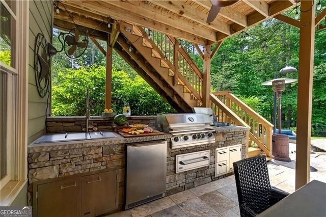 5365 Lake Redwine Cove, Acworth, GA 30101