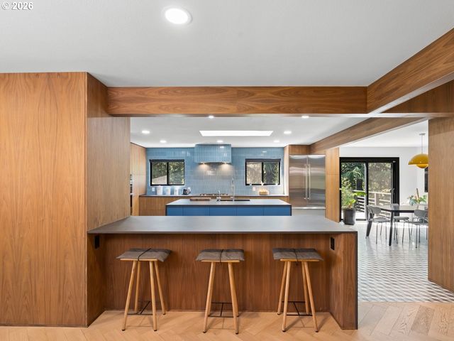 2802 Se MORELAND Ln, Portland, OR 97202