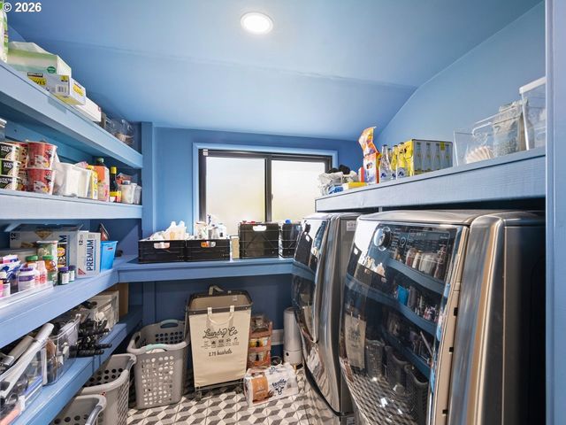 2802 Se MORELAND Ln, Portland, OR 97202