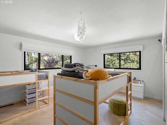 2802 Se MORELAND Ln, Portland, OR 97202