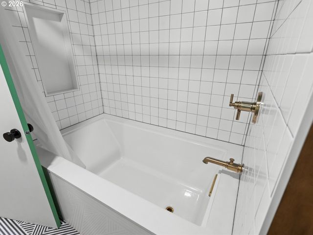 2802 Se MORELAND Ln, Portland, OR 97202