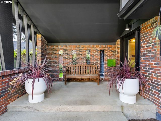 2802 Se MORELAND Ln, Portland, OR 97202