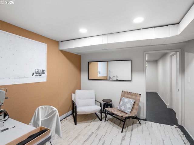 2802 Se MORELAND Ln, Portland, OR 97202