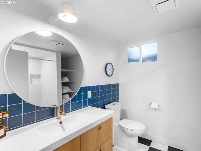 2802 Se MORELAND Ln, Portland, OR 97202