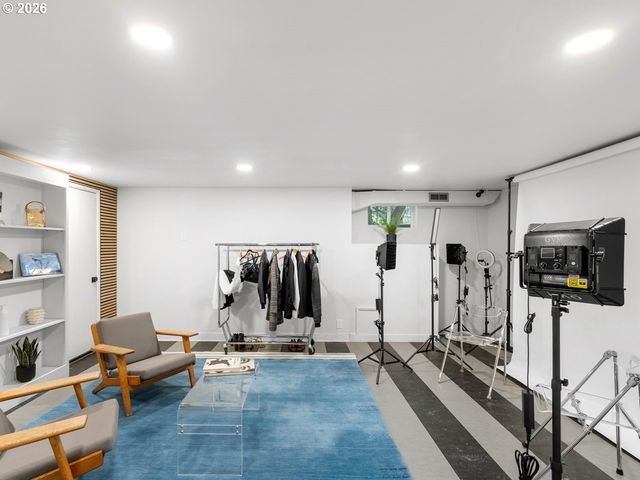 2802 Se MORELAND Ln, Portland, OR 97202