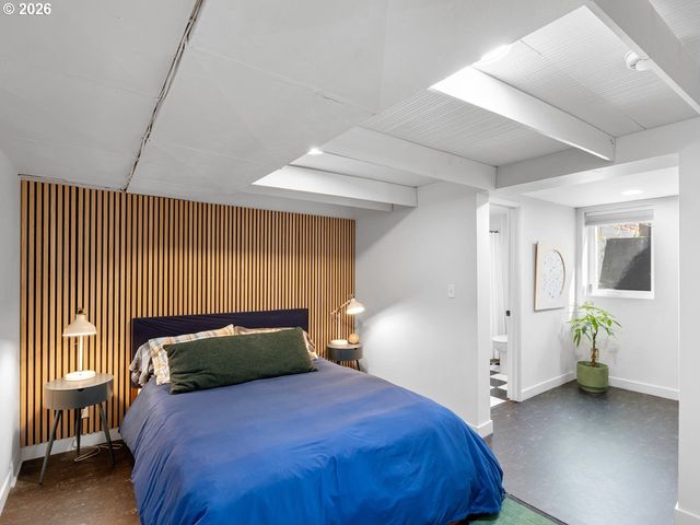 2802 Se MORELAND Ln, Portland, OR 97202