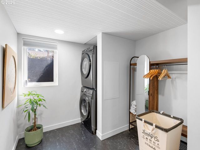 2802 Se MORELAND Ln, Portland, OR 97202