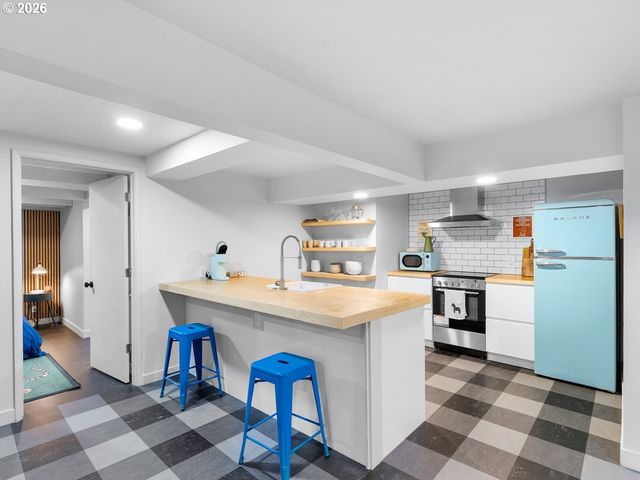 2802 Se MORELAND Ln, Portland, OR 97202