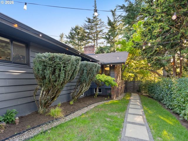 2802 Se MORELAND Ln, Portland, OR 97202
