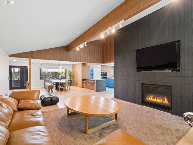 2802 Se MORELAND Ln, Portland, OR 97202