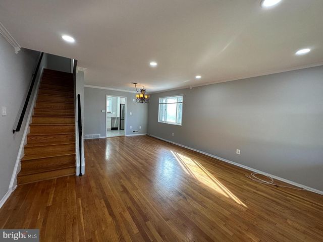 4116 DUKE ST, Alexandria, VA 22304