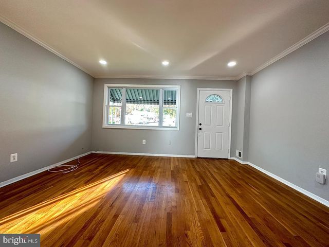 4116 DUKE ST, Alexandria, VA 22304