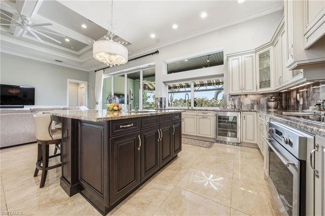 6312 Lyford Isle DR, Naples, FL 34113