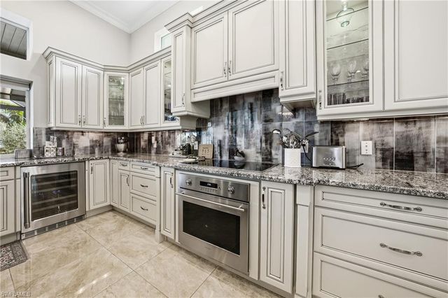 6312 Lyford Isle DR, Naples, FL 34113