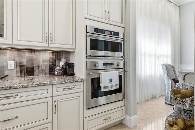 6312 Lyford Isle DR, Naples, FL 34113