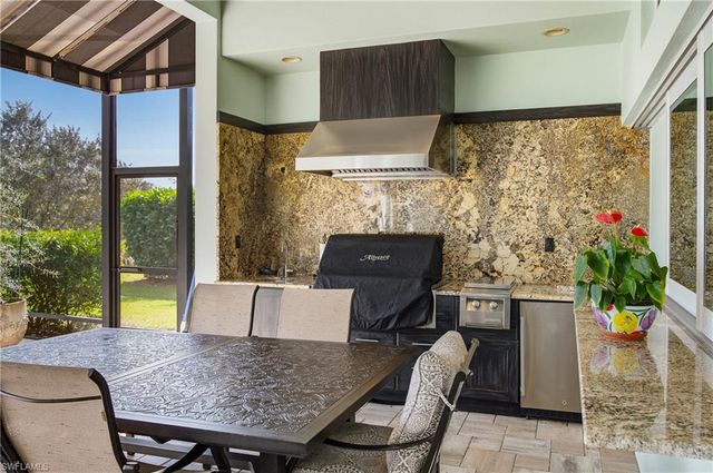 6312 Lyford Isle DR, Naples, FL 34113