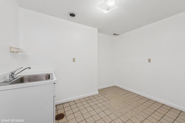 152 Guilford Road, Valparaiso, IN 46385