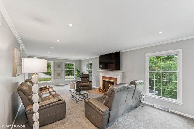 152 Guilford Road, Valparaiso, IN 46385