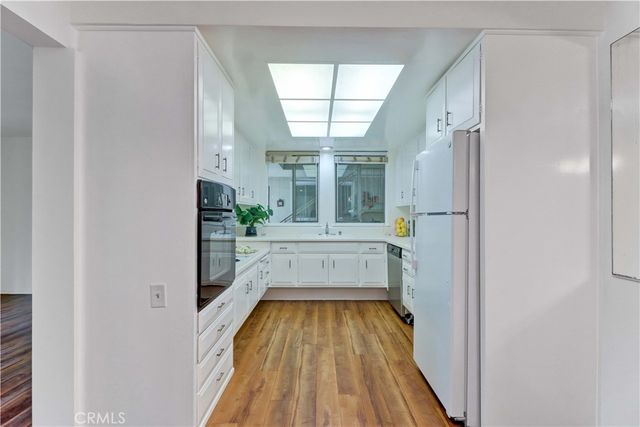 8 Via Castilla H, Laguna Woods, CA 92637