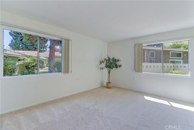 8 Via Castilla H, Laguna Woods, CA 92637