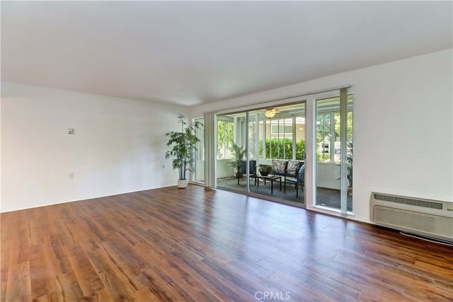 8 Via Castilla H, Laguna Woods, CA 92637