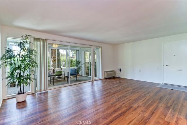 8 Via Castilla H, Laguna Woods, CA 92637