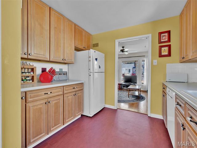 6931 Greenholly Drive, Affton, MO 63123