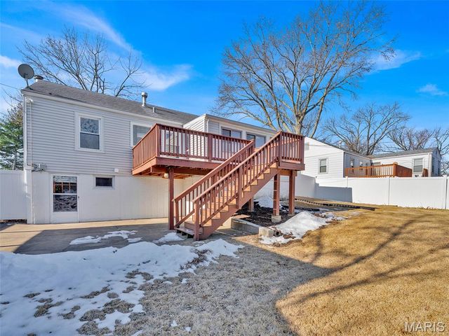 6931 Greenholly Drive, Affton, MO 63123