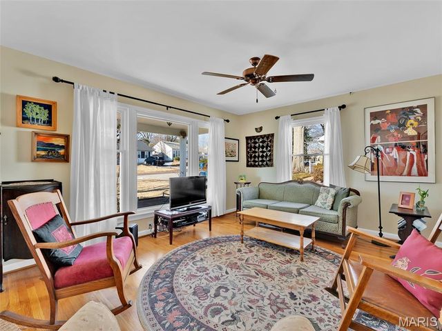 6931 Greenholly Drive, Affton, MO 63123